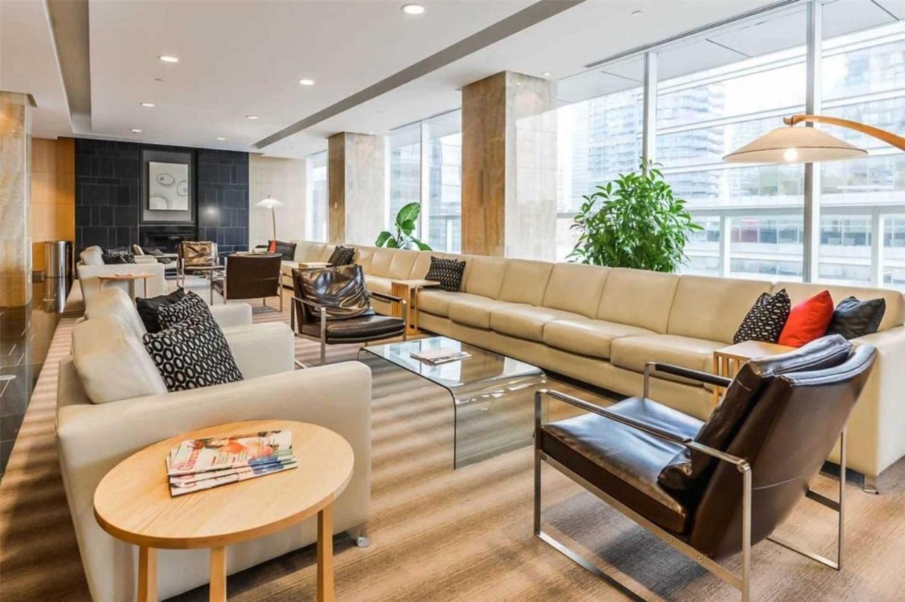 Newly Renovated Cozy Condo/Union Station Toronto Exterior foto
